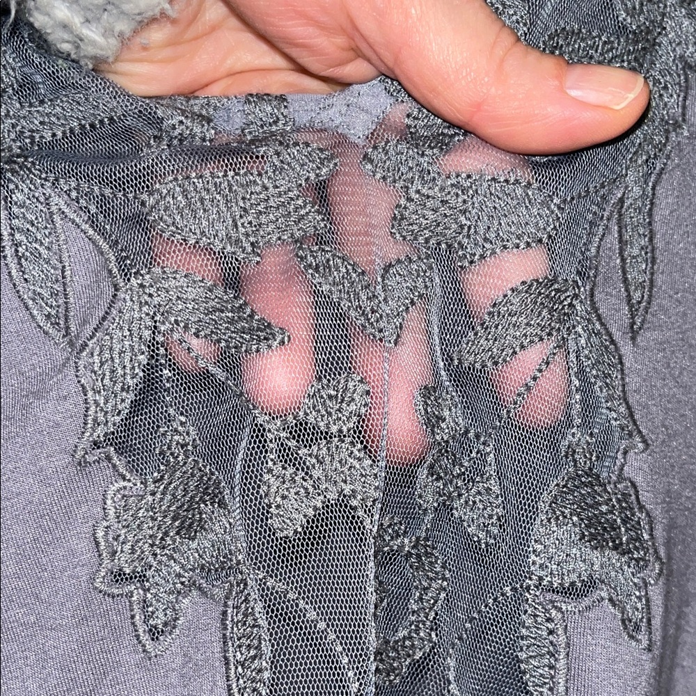 GIMMICKS by BKE Viscose Blend Charcoal Lace-Accent Long Sleeve Blouse Size Small - Picture 8 of 12